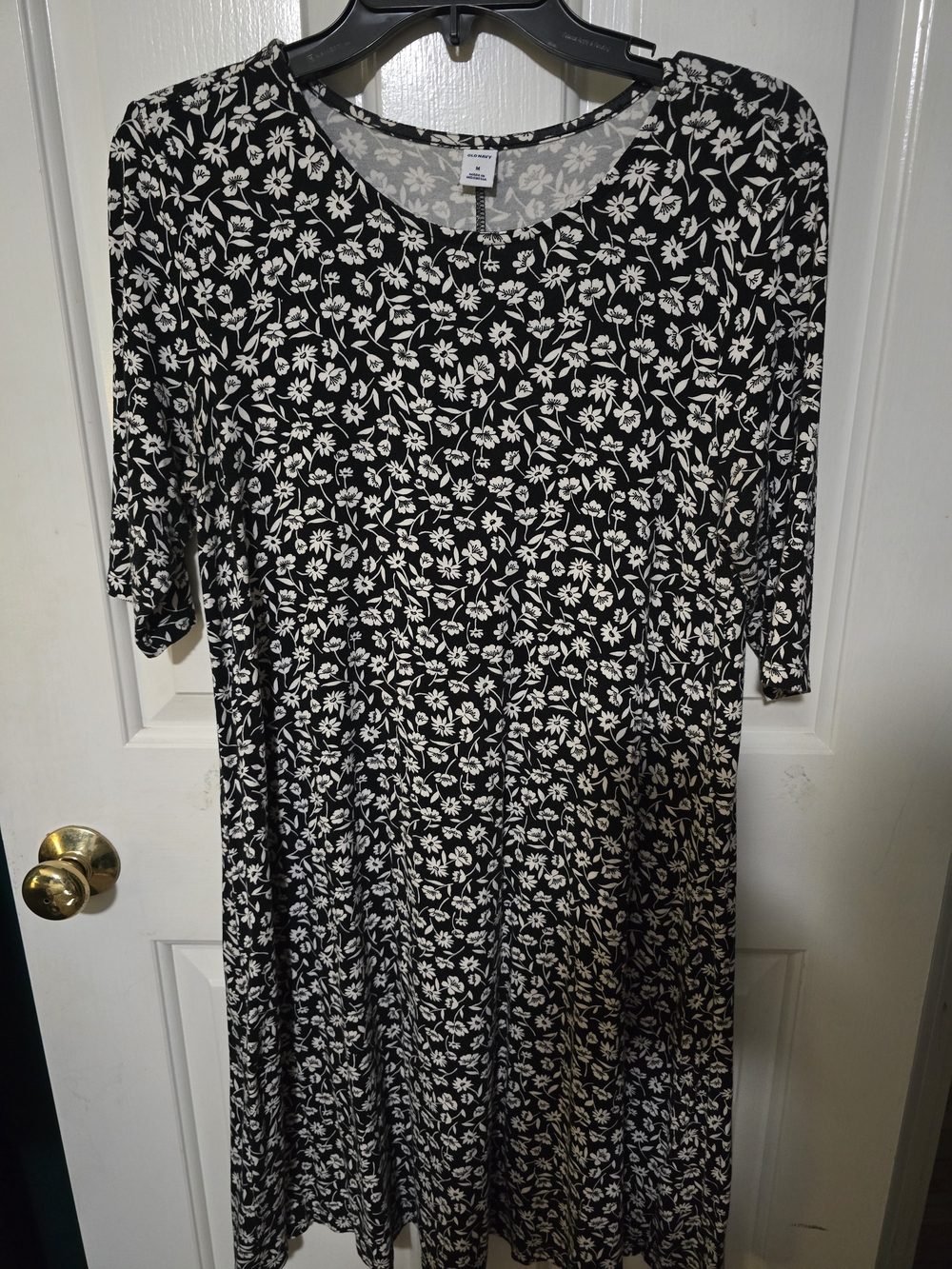 Old Navy Black and White Floral Scoop Neck Women's Dress- Old Navy Size Medium